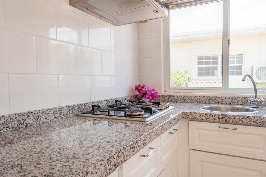 Pauline's Apartments Palm Beach Chambre photo