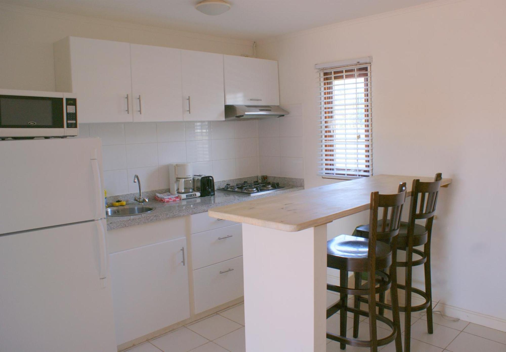 Pauline's Apartments Palm Beach Extérieur photo