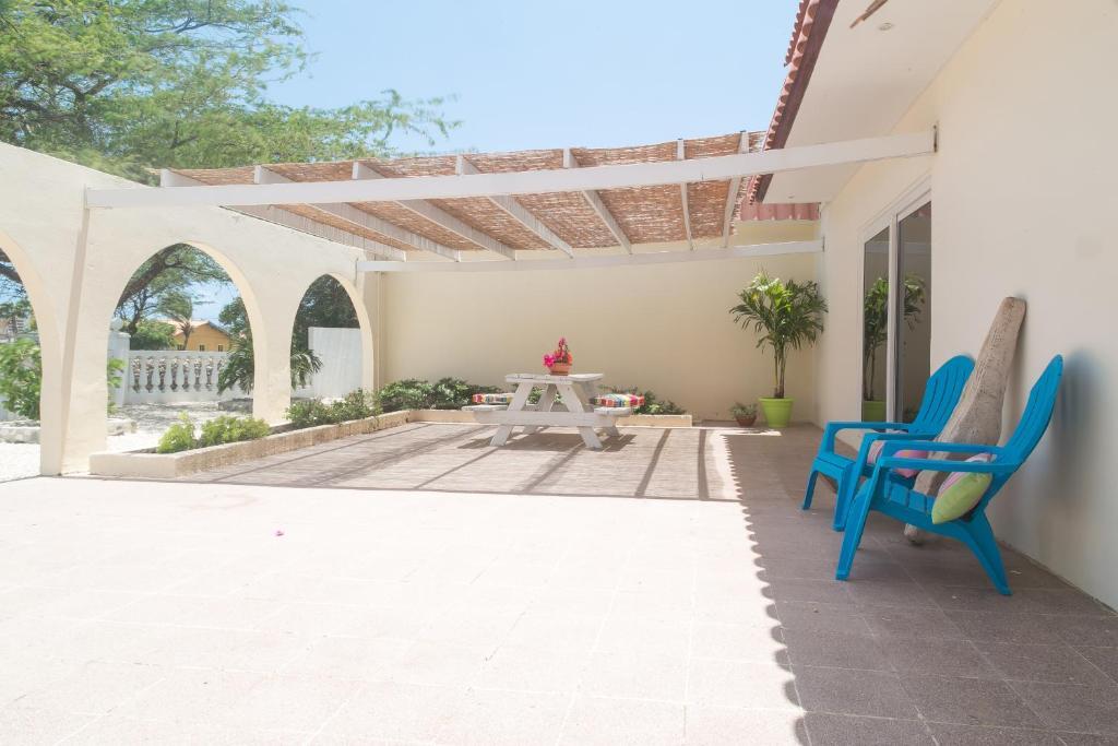 Pauline's Apartments Palm Beach Chambre photo