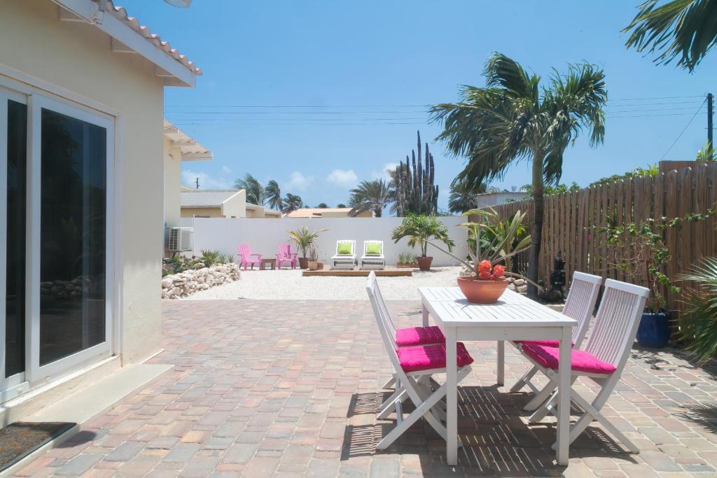 Pauline's Apartments Palm Beach Chambre photo