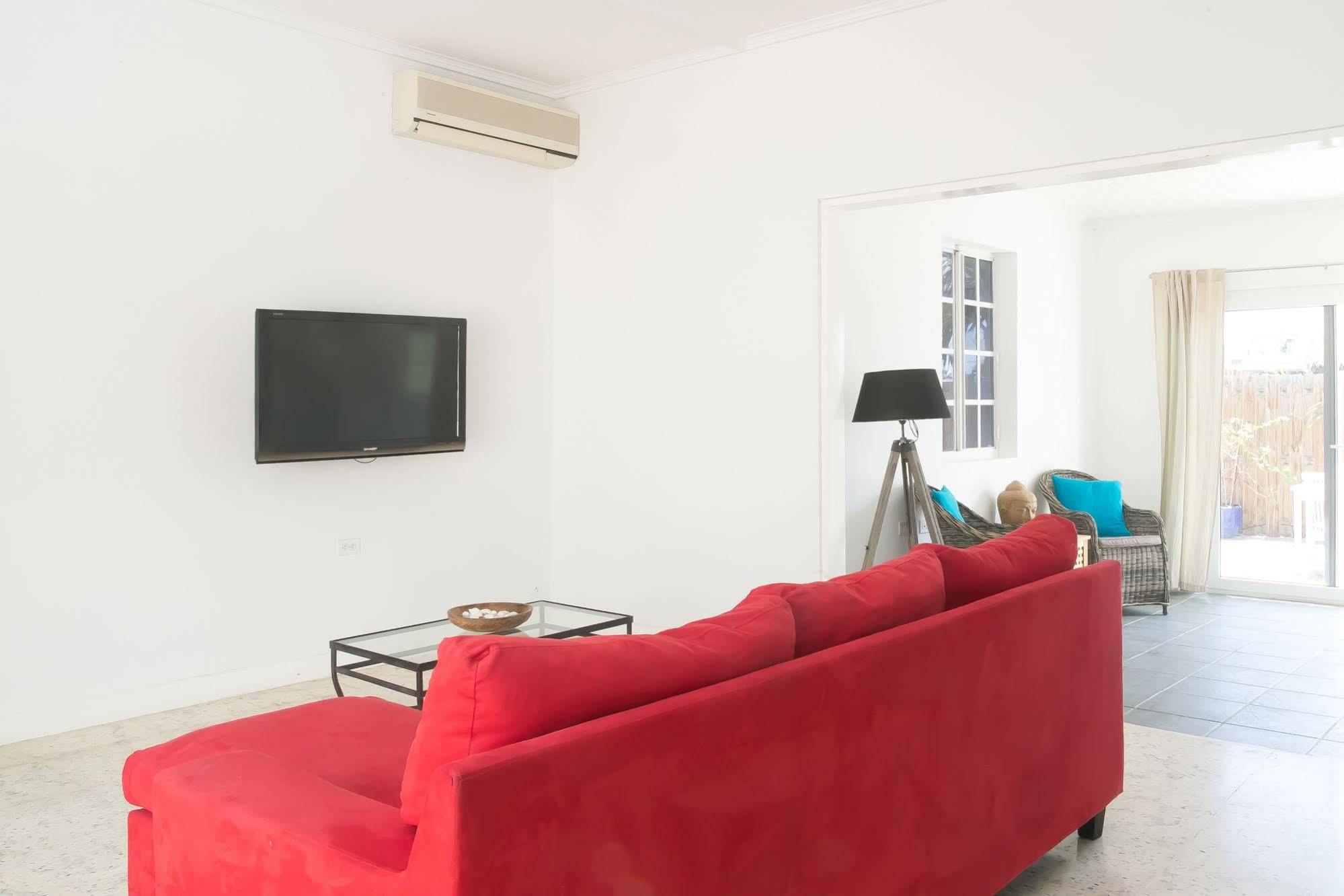 Pauline's Apartments Palm Beach Extérieur photo